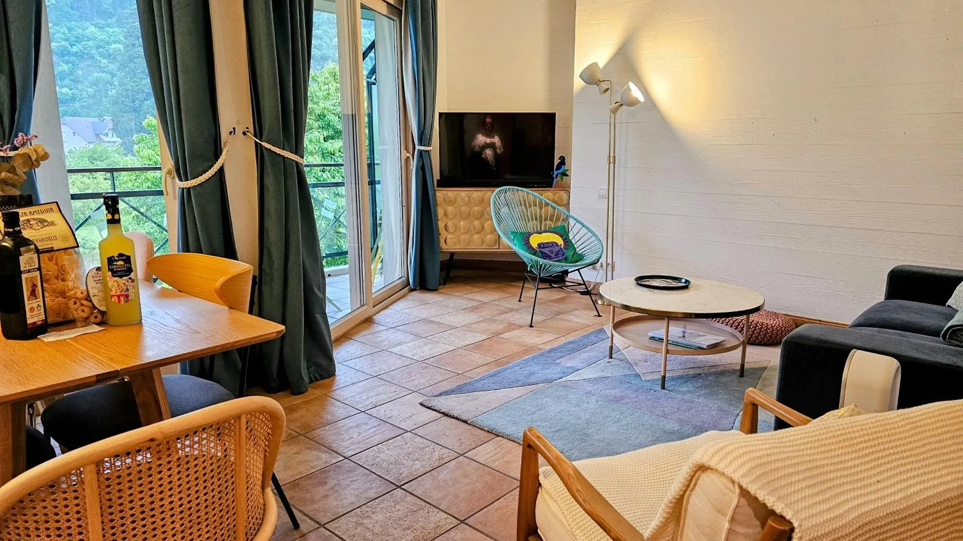 Superbe Duplex Les Pieds Dans L'Eau Vue Lac Et Chateau Avec Plage Et Parking Prives دْوا شقة